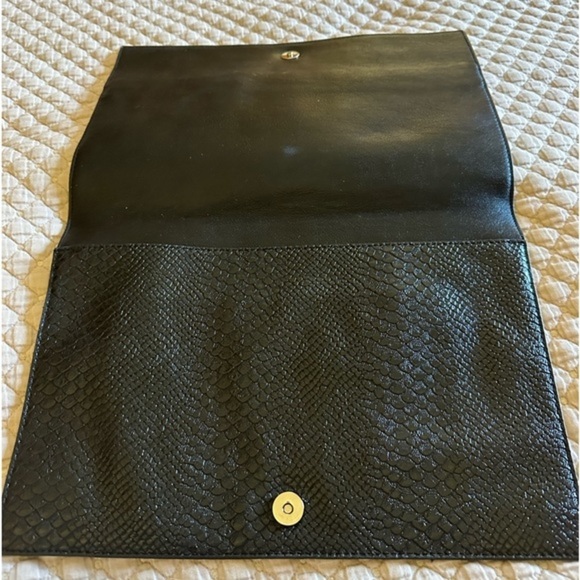 Express Oversized Envelope Clutch Faux Snakeskin - EUC - Picture 3 of 7